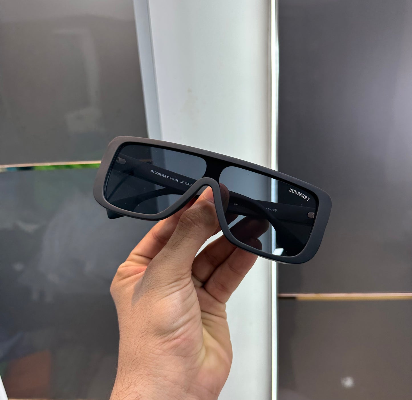 Burberr y 4360 Black Ultimate Luxury Shade With Origin al Packaging